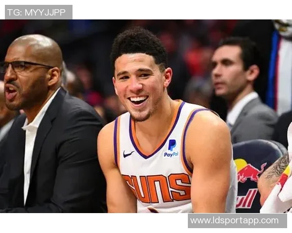 马威称赞布克全面实力训练中深刻体会他的非凡能力