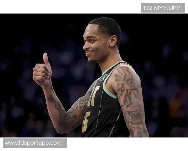 克莱称赞PJ华盛顿具备全明星潜力期待其攻防两端表现更佳